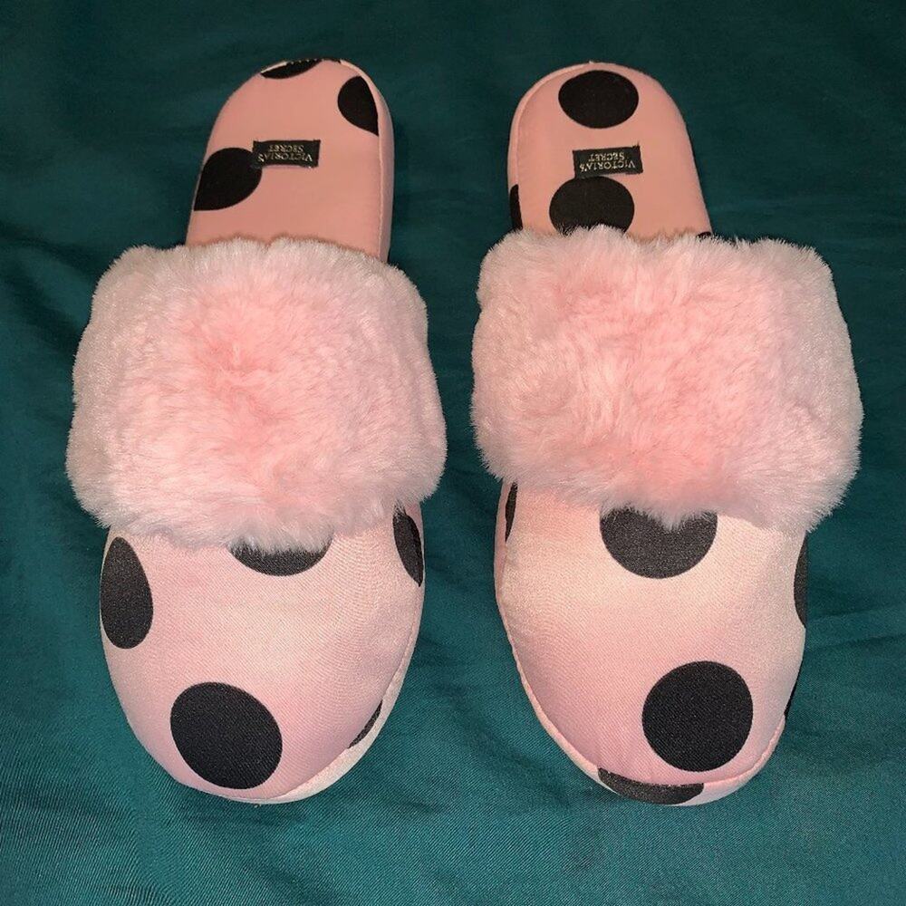 Victoria Secret Pink with black polka dot with "fur" trim Slippers - M - Picture 2 of 9